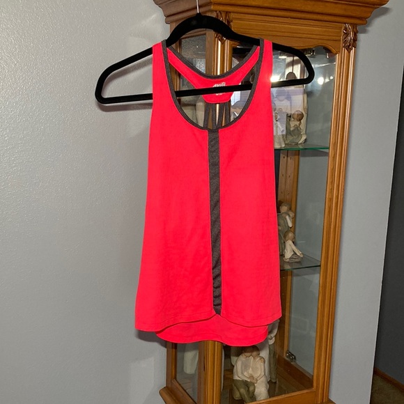 Avia Womens Tank - Picture 1 of 2